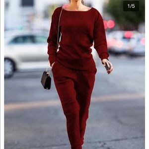 Casual knitted suit set in the color wine red